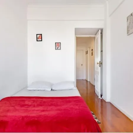 Проживання в сім'ї Colombo Mall